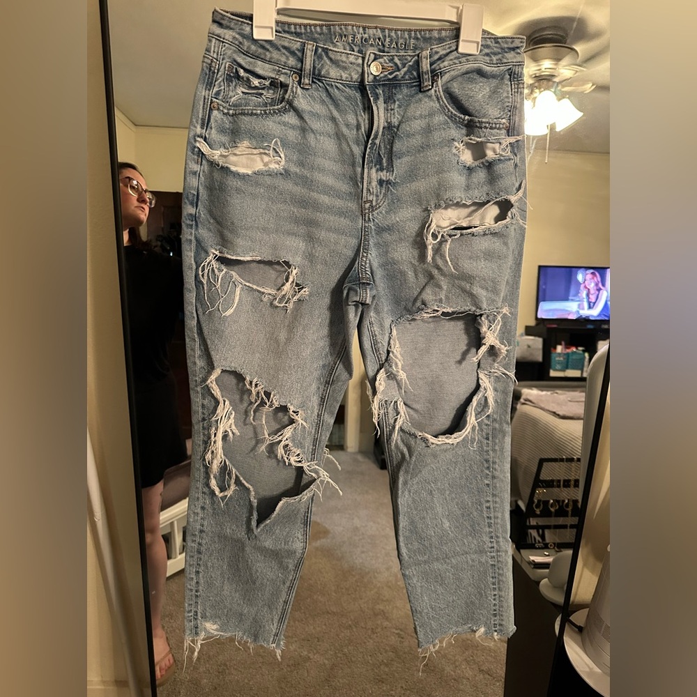 American Eagle Outfitters Mom Jean